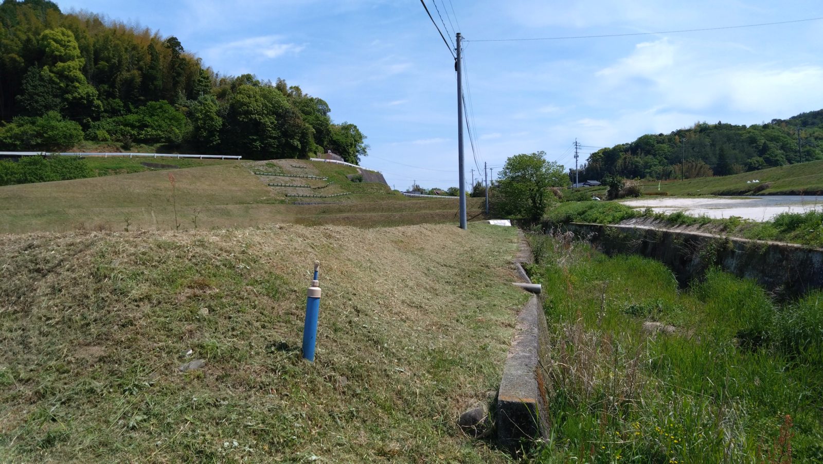 【作業事例】柳井市で田んぼの畦道草刈りの依頼を承りました ｜ 柳井市や岩国市で便利屋をお探しなら24時間営業のsmile243